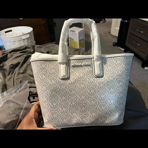 Small Michael Kors pocketbook